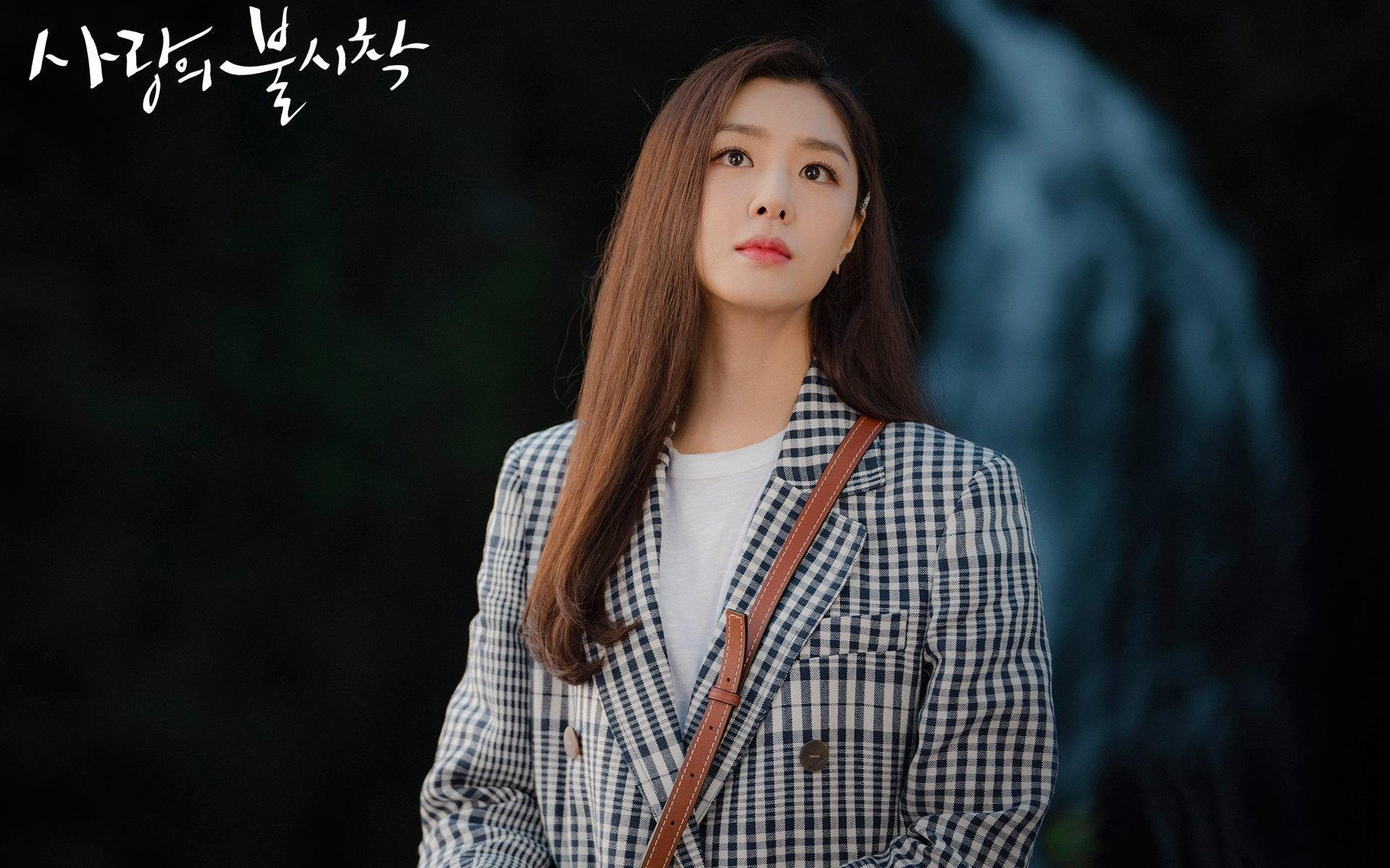 湖人球迷在洛杉矶举行万人游行庆祝晋级总决赛,湖人主场在洛杉矶哪里