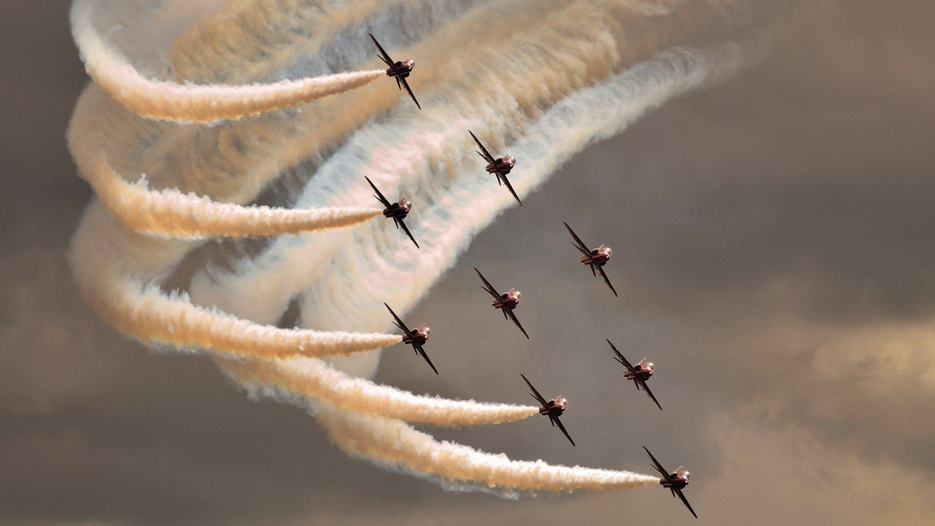 九游网-波兰队赛制解析：如何通过精准的战术调整赢得关键比赛，波兰队阵型